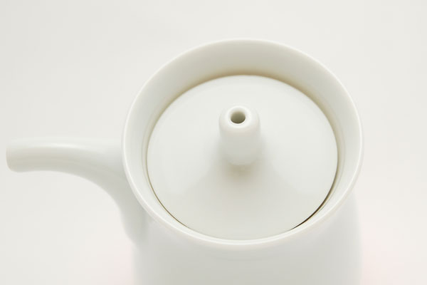 白山陶器 Ｇ型しょうゆさし 小 白磁｜和食器の通販 monsen