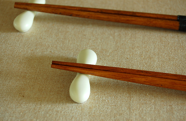 白山陶器 ナッツ型はしおき