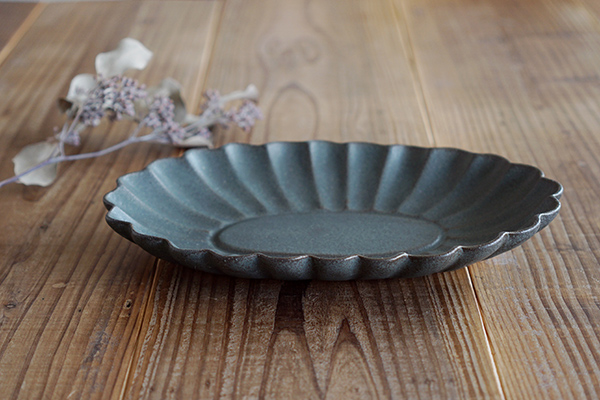 よしざわ窯 花楕円深皿大 再入荷です