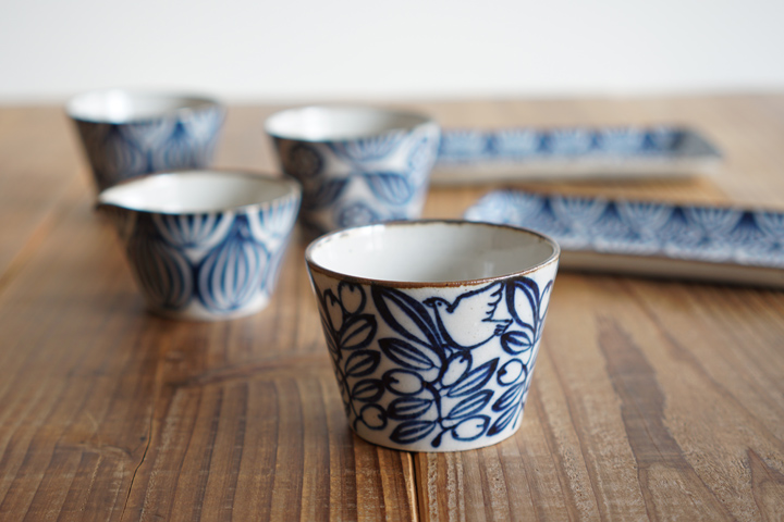 キカキカク オリーブ柄のそば猪口カップ  UP！